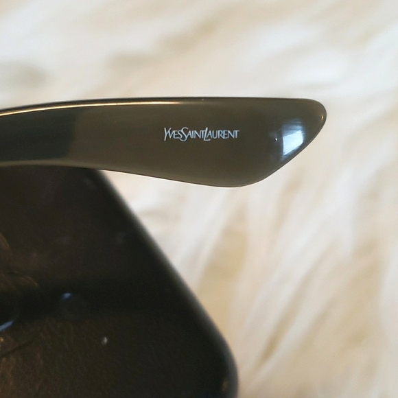 Yves Saint Laurent sunglasses - Picture 8 of 16